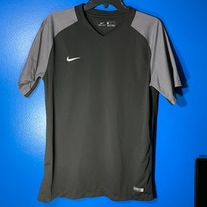 NWOT Men’s Nike Dry-Fit V-Neck Shirt